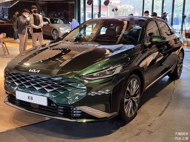 亚洲龙的劲敌 豪华气质很强 全新起亚k8实车
