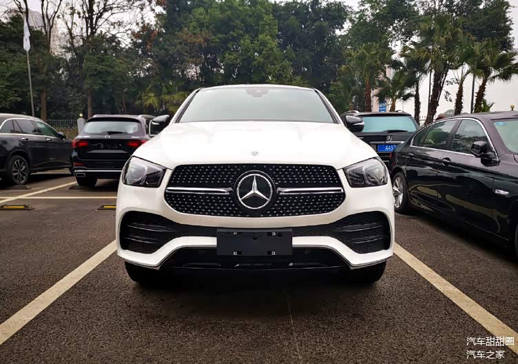 大气的造型 优雅的运动感 奔驰gle 350 coupe实车!