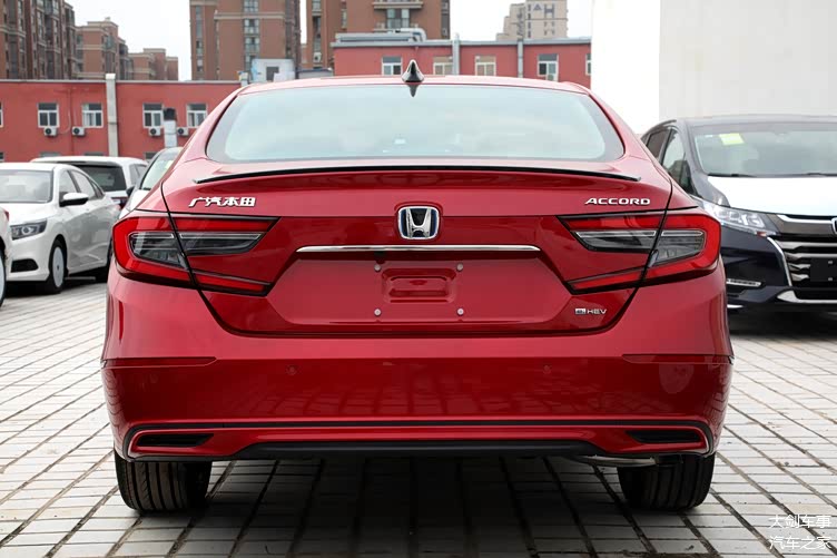 还是那个味道新款本田雅阁实车全身红色涂装尽显运动