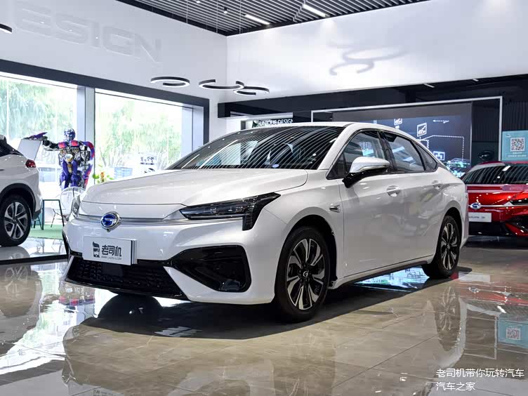 超合资品质低价车460km续航电动代步轿车实拍广汽埃安aions