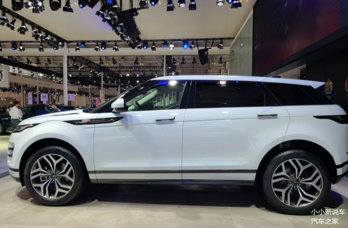 2021款路虎揽胜极光l亮相天津车展空间大颜值高配20t