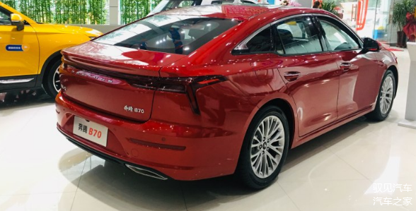 探店2021款奔腾b70,红色车身大气时尚,配1.5t,价格很稳定!