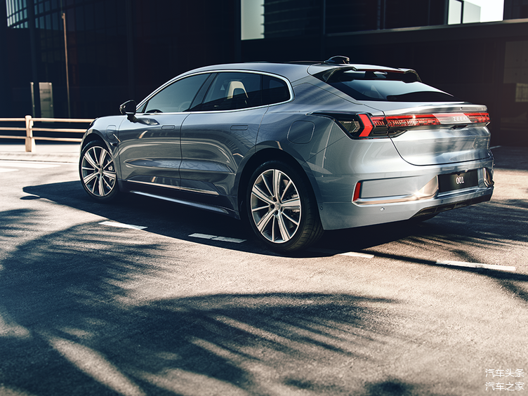 极氪001采用了全球首款7nm制程的mobileye eyeq5h高算力自动驾驶芯片