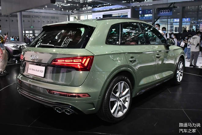 2021粤港澳车展:奥迪sq5设计更显运动