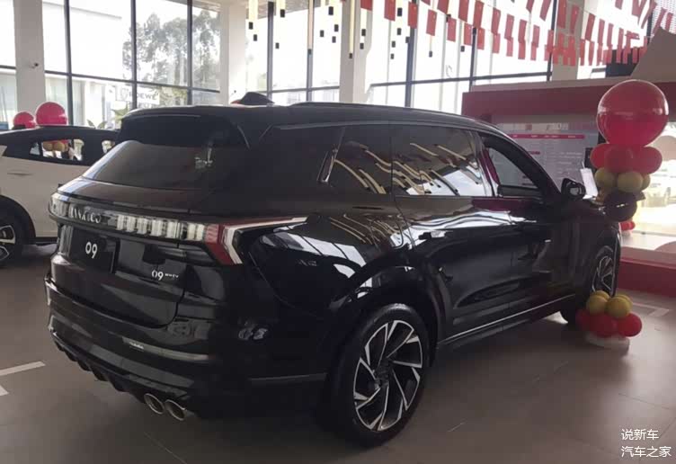 领克09实车现身预售价2740万或四季度上市黑色涂装很大气