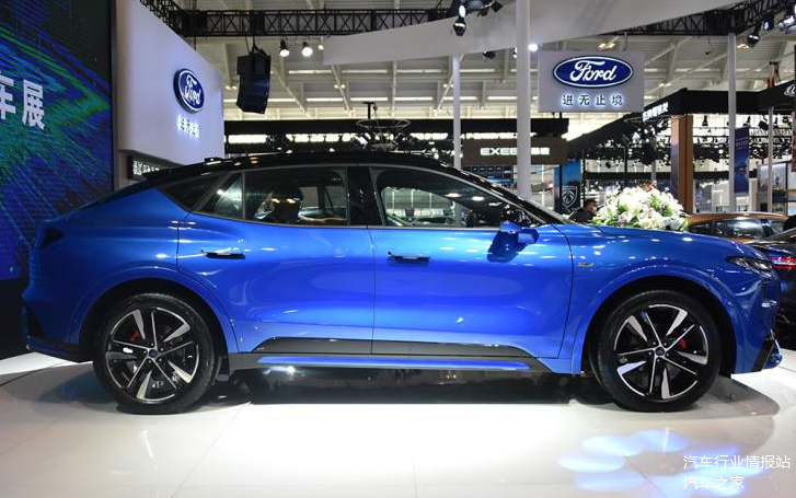2021天津车展动力强劲长安福特evos车展亮相