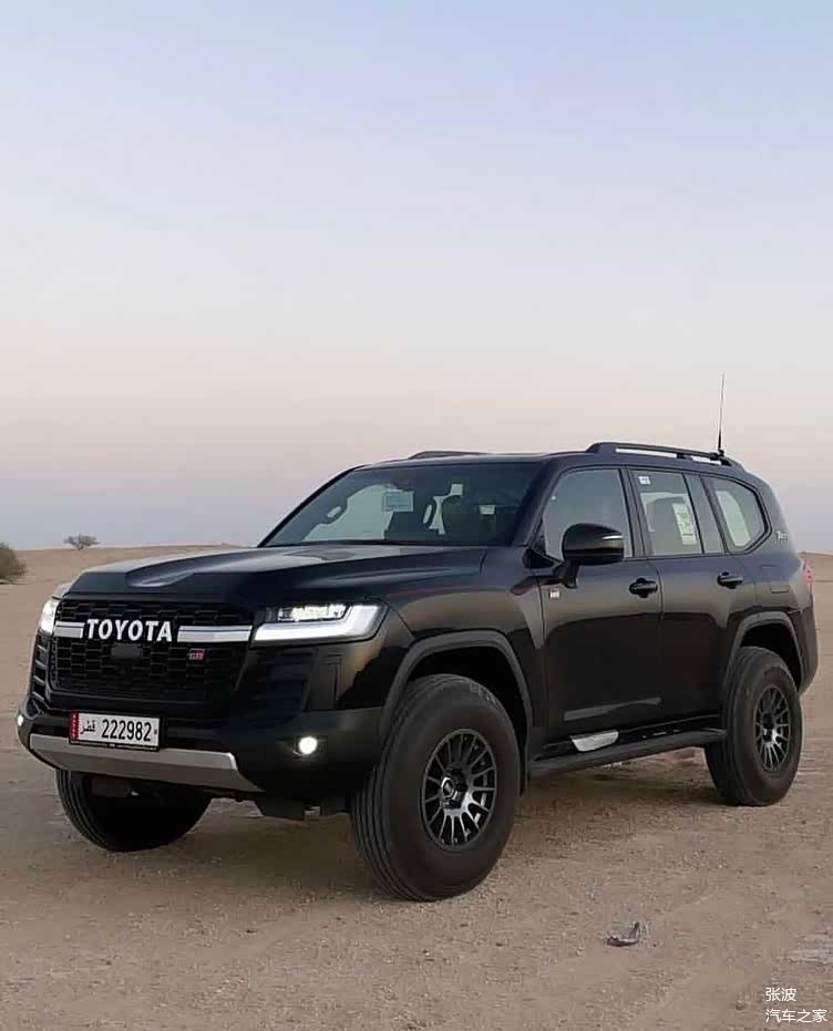 全新丰田兰德酷路泽grsport实车威武的造型十分运动