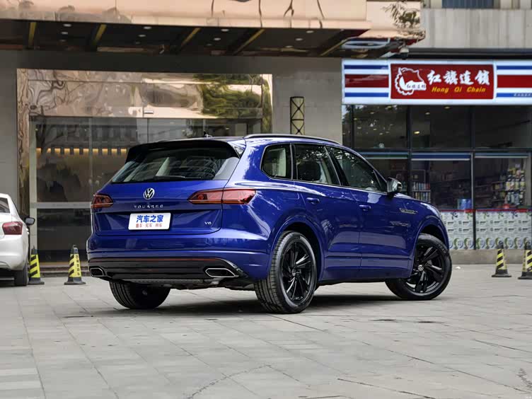 托森全时四驱,配黑化轮毂,廉价版"urus"