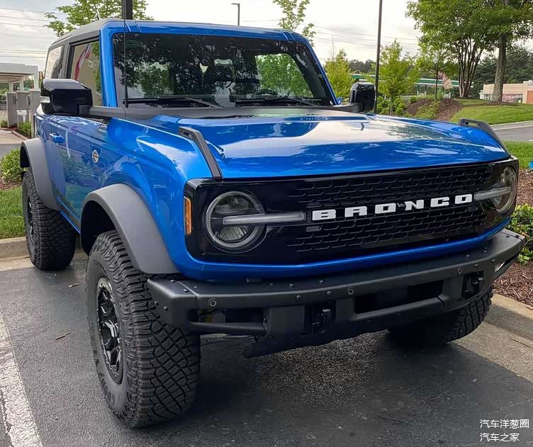全新福特bronco海外实车街拍 两门版车型/车身小巧紧凑