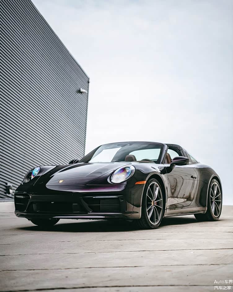 优雅的造型大气的运动感保时捷911targa4s实车