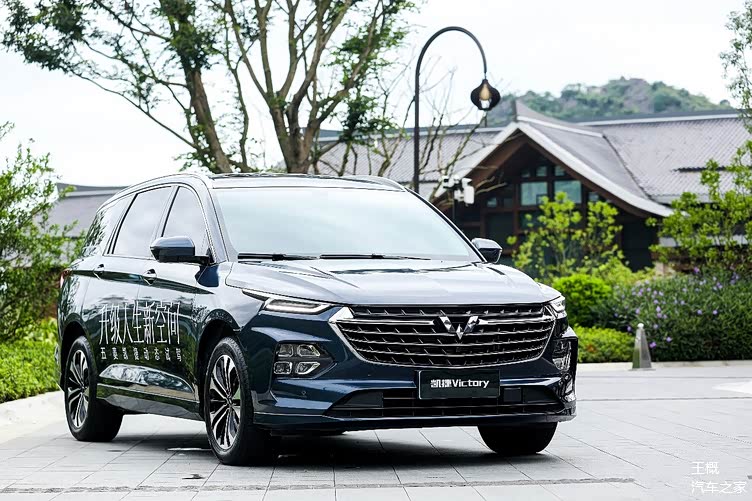 10万级大四座suv五菱凯捷外观大气内饰豪华