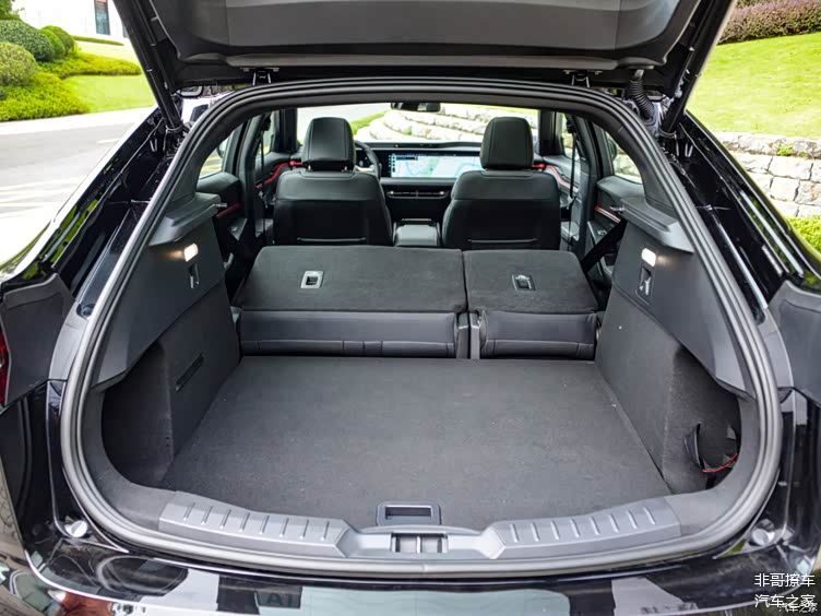 好看好开但实用性稍欠长安福特evos印象