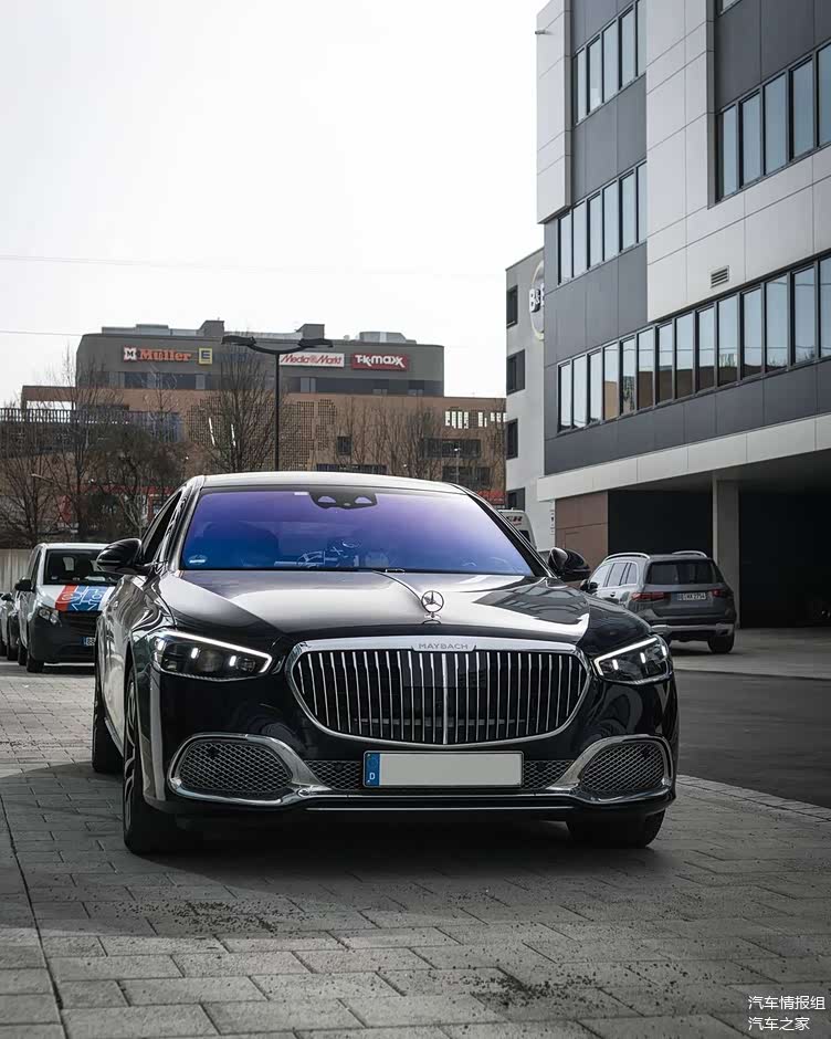 不怒自威梅赛德斯迈巴赫s级海外实车图