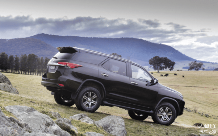 丰田打造小号普拉多非承载四驱搭28t柴油引擎还是纯进口