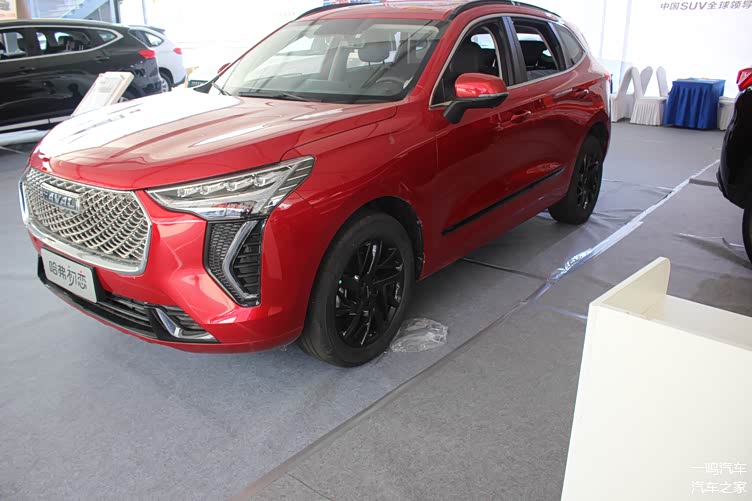 2021款哈弗初恋实车现身红色涂装时尚内饰年轻15t动力强劲