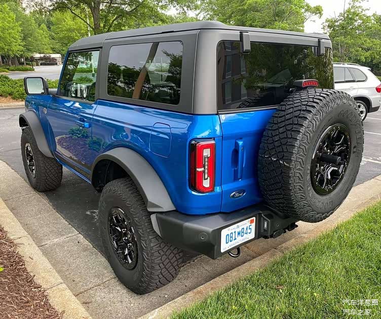全新福特bronco海外实车街拍 两门版车型/车身小巧紧凑