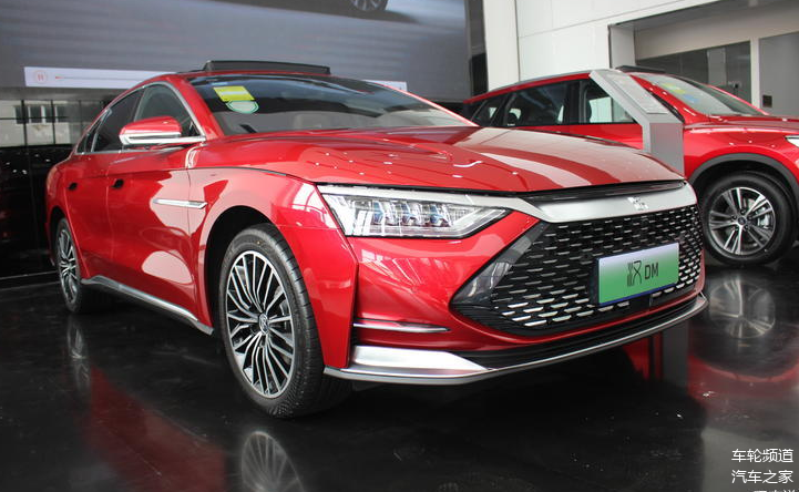 红色涂装尽显"中国红",比亚迪汉dm实车,比亚迪又一"王牌"_车家号_发现