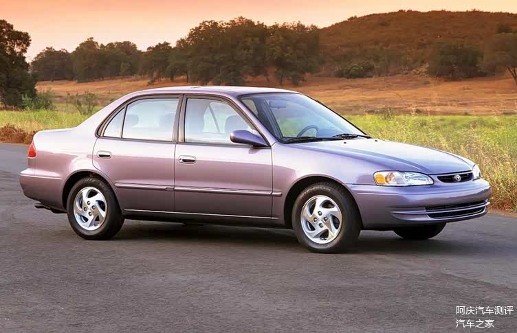 一代神车的诞生丰田卡罗拉的历史