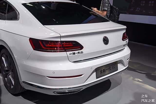 全新大众cc尾部