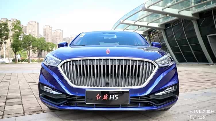 鹰翼式led大灯,溜背式尾部设计,还是智能简约内饰设计等,红旗h5都完全