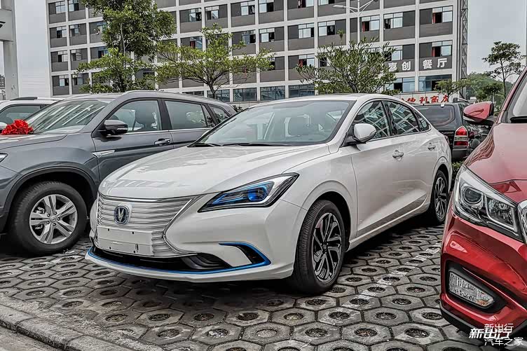 新车探店(7)| 长安逸动 ev 460 上市一周后的最新行情