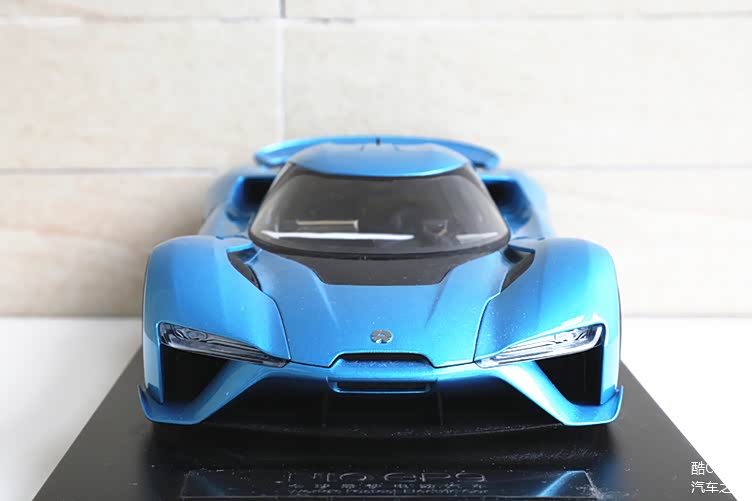 价值996万元的"全球最快电动汽车"蔚来ep9车模实拍