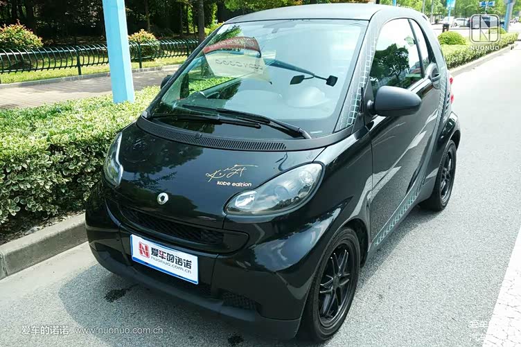 奔驰还推出过科比限量版smart,而爱车的诺诺也为一位诺粉淘得一辆.