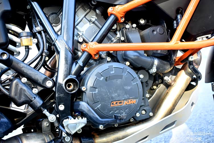 1290的发动机功率达到了160匹