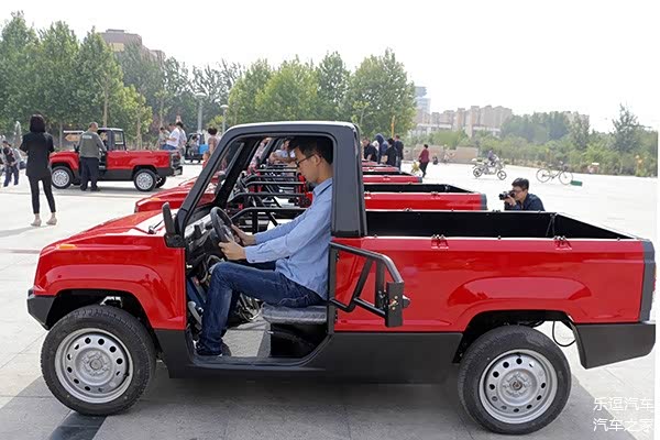 开云汽车微型电动小皮卡,折腾出新活法