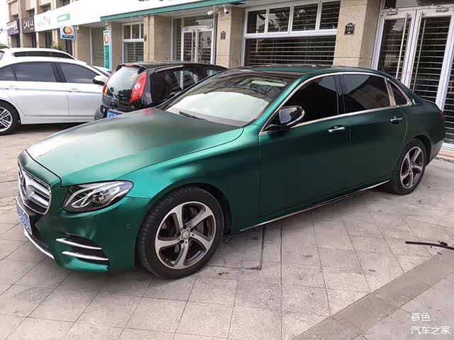奔驰e300电光祖母绿车身改色贴膜效果图 分外惹眼_车家号_发现车生活