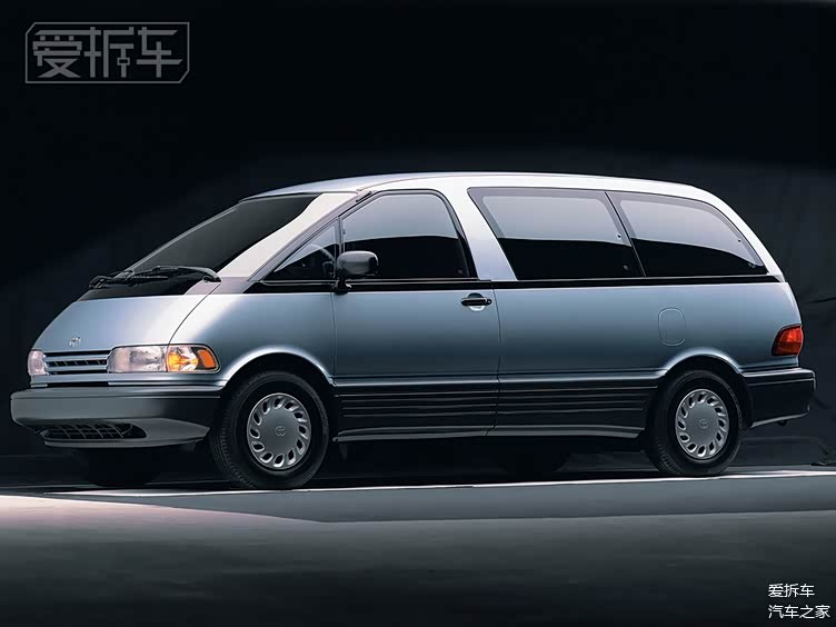 其实早在1984年,丰田就推出了名为toyota van的7座mpv,虽然车厢经过了