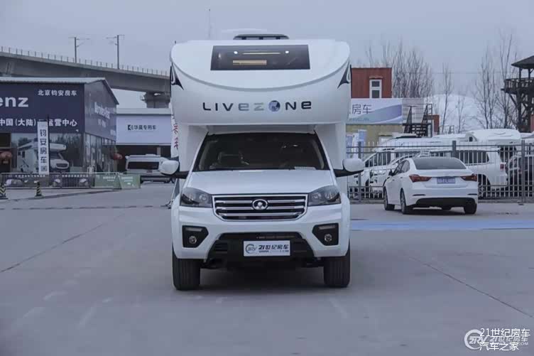 3288万一步到位续东定制版览众c7实车亮相北京房车展