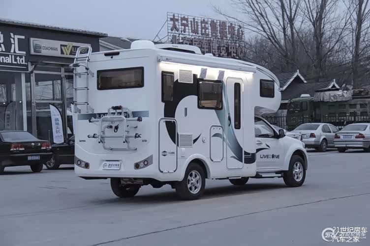 3288万一步到位续东定制版览众c7实车亮相北京房车展