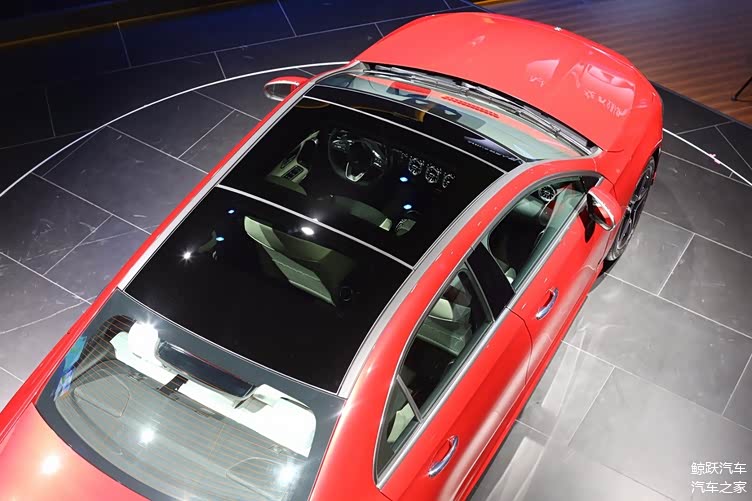 全新 a 级轿车的全景天窗