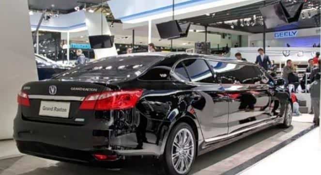 长安也推豪车国产劳斯莱斯亮相7米车身霸气外露