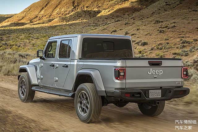 第一批全新jeep角斗士正式下线四门双排的牧马人皮卡版