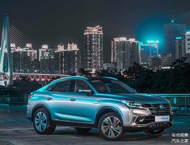 长安版宝马x6内饰三块大屏20t8at