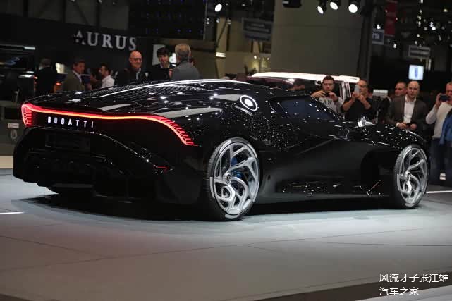 足球巨星c罗买走史上最昂贵汽车布加迪lavoiturenoire超跑