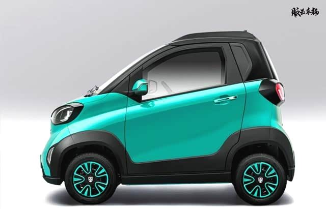 上汽通用五菱旗下首款新能源车型宝骏e100正式上市