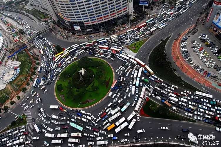 为何越来越多的环岛改成了红绿灯路口?不是通行效率高吗?