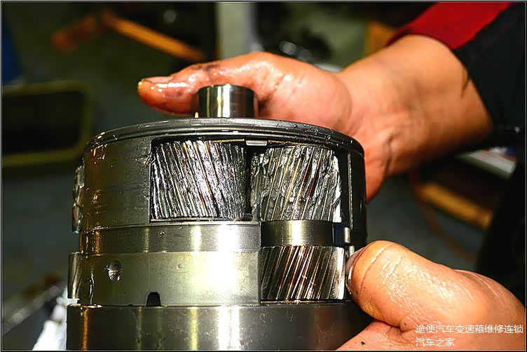 凯迪拉克xts变速箱磨损的机械齿轮