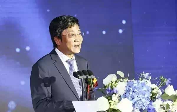 谭旭光曲线逆袭刘培民或借机上位重卡行业格局将大变