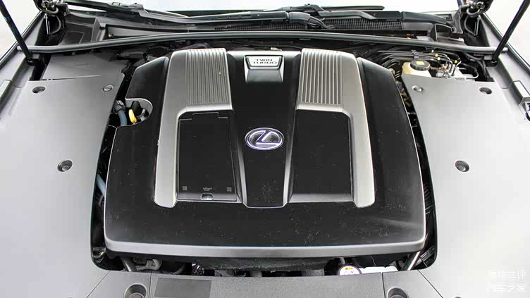 传下一代雷克萨斯is将搭载宝马发动机!