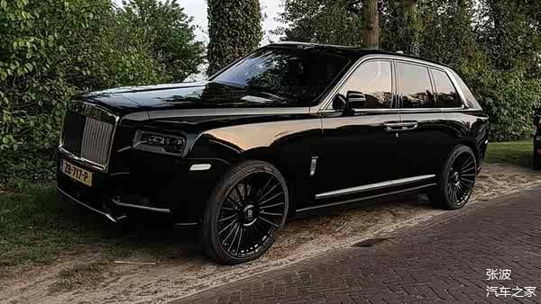 劳斯莱斯库里南海外实车,黑色的车身涂装感_车家号_发现车生活_汽车之