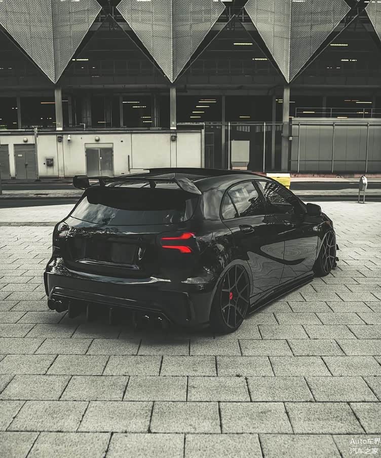 奔驰amga45黑武士随时想要起飞