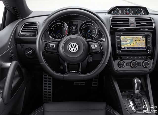 尚酷r的外观独特有个新,内饰依旧有别具一格,并且机械感还很强,双炮筒