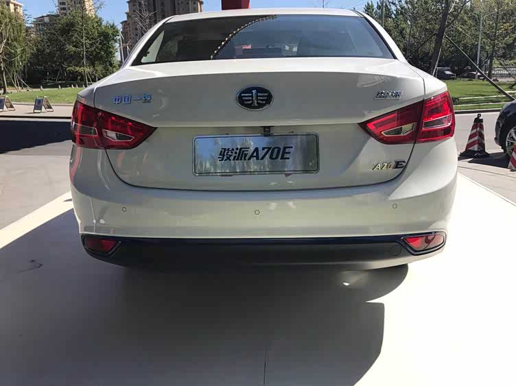 天津一汽首款电动车骏派a70e上市售价1148万1298万元